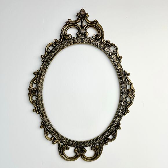 Vintage 50s Italian Gilt Brass Oval Frame – Heavy 17"x12" Rococo Wall Art - Picture 8 of 8